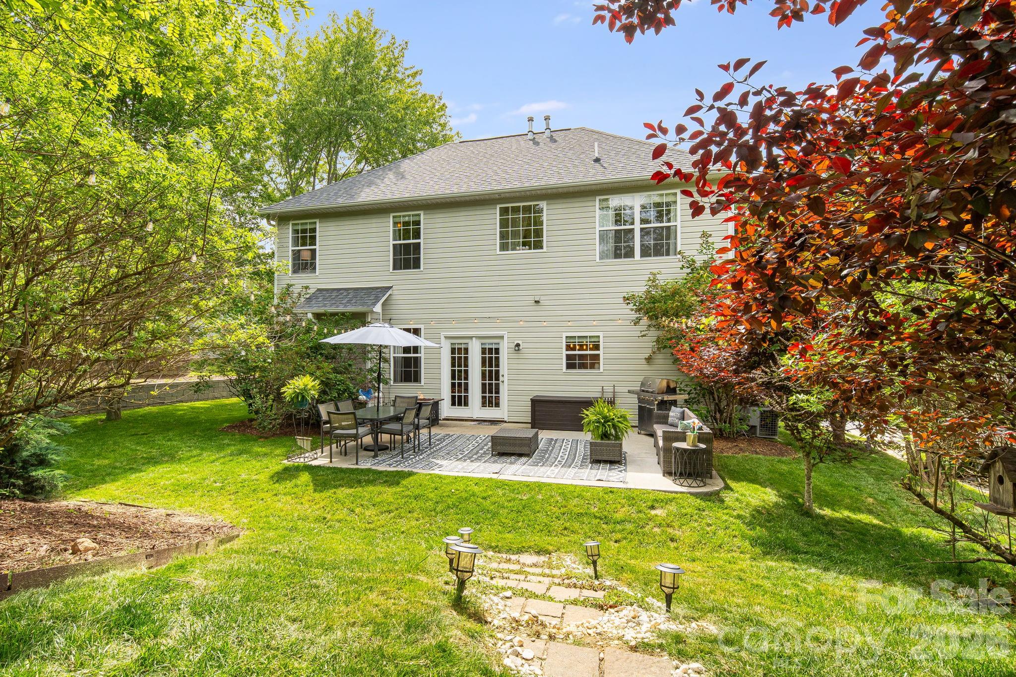 20 Stone River Drive