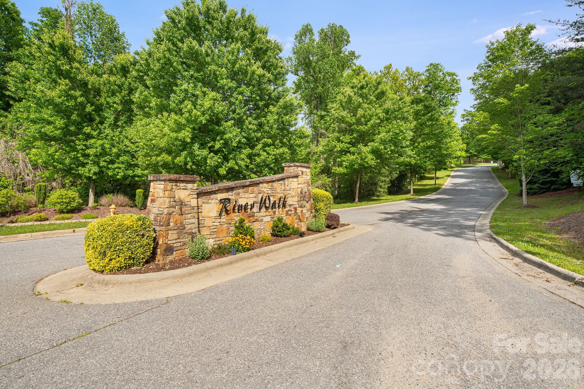 20 Stone River Drive