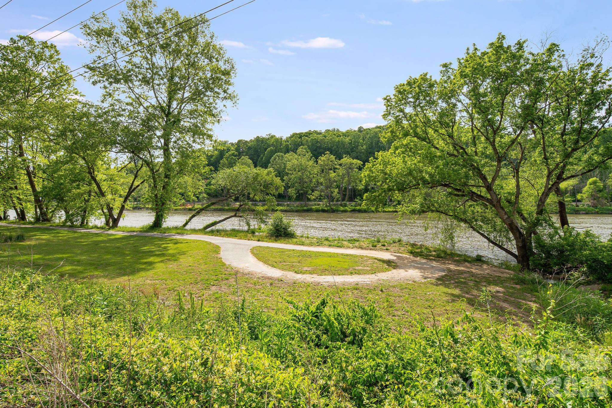 20 Stone River Drive