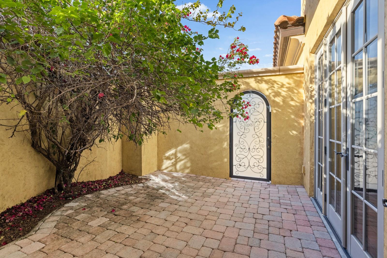 9205 TIBET POINTE CIR