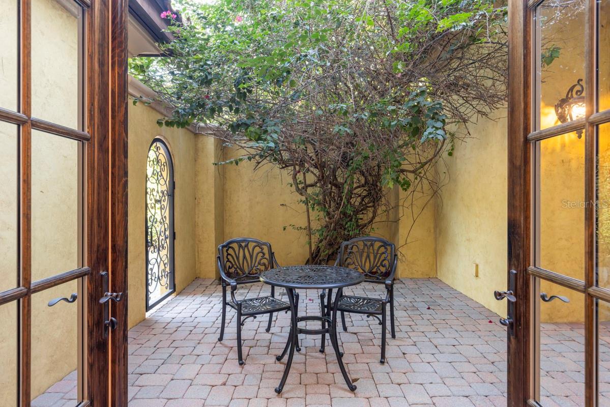 9205 TIBET POINTE CIR