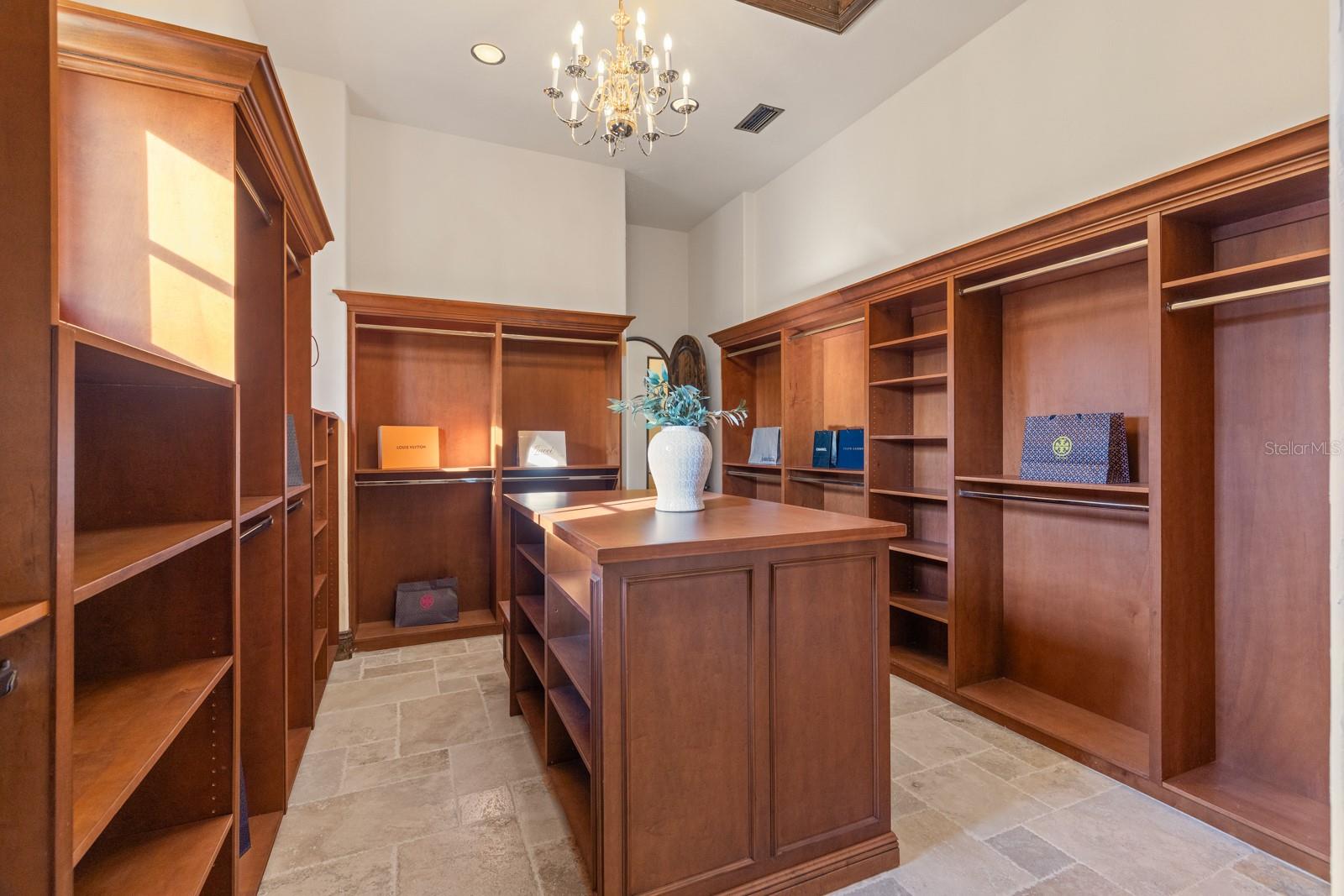 9205 TIBET POINTE CIR