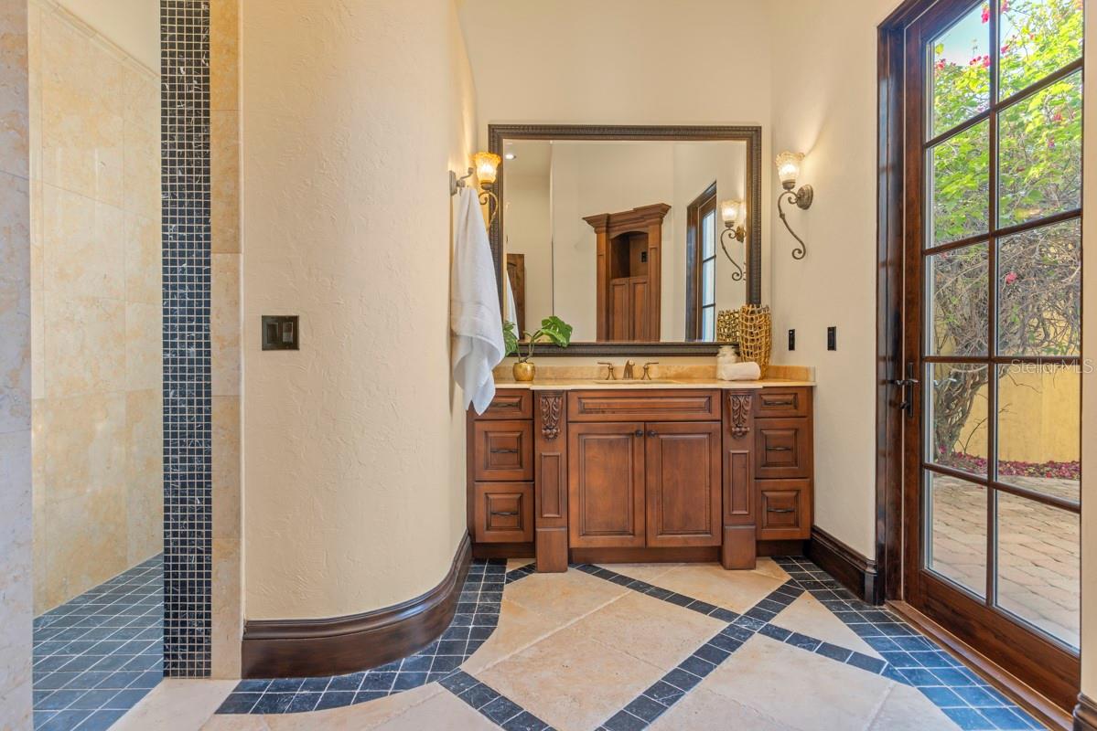 9205 TIBET POINTE CIR