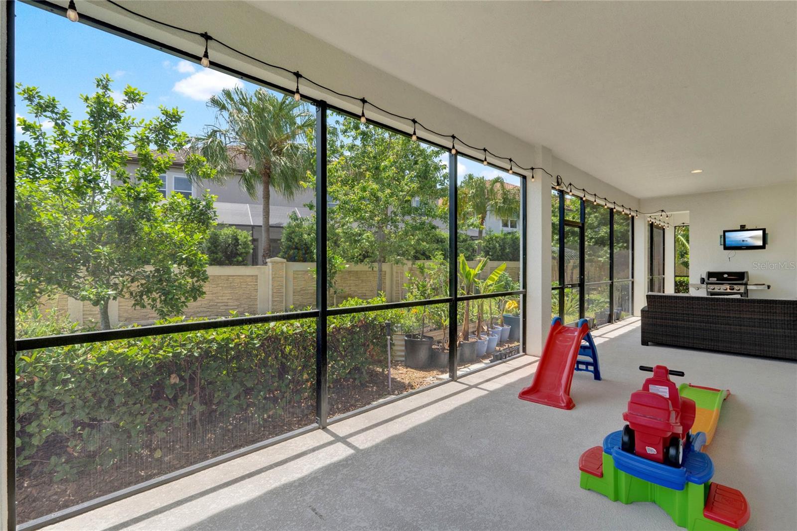 14204 COLONIAL POINTE DR