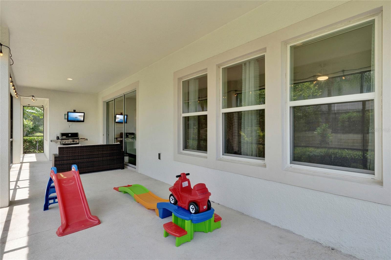 14204 COLONIAL POINTE DR