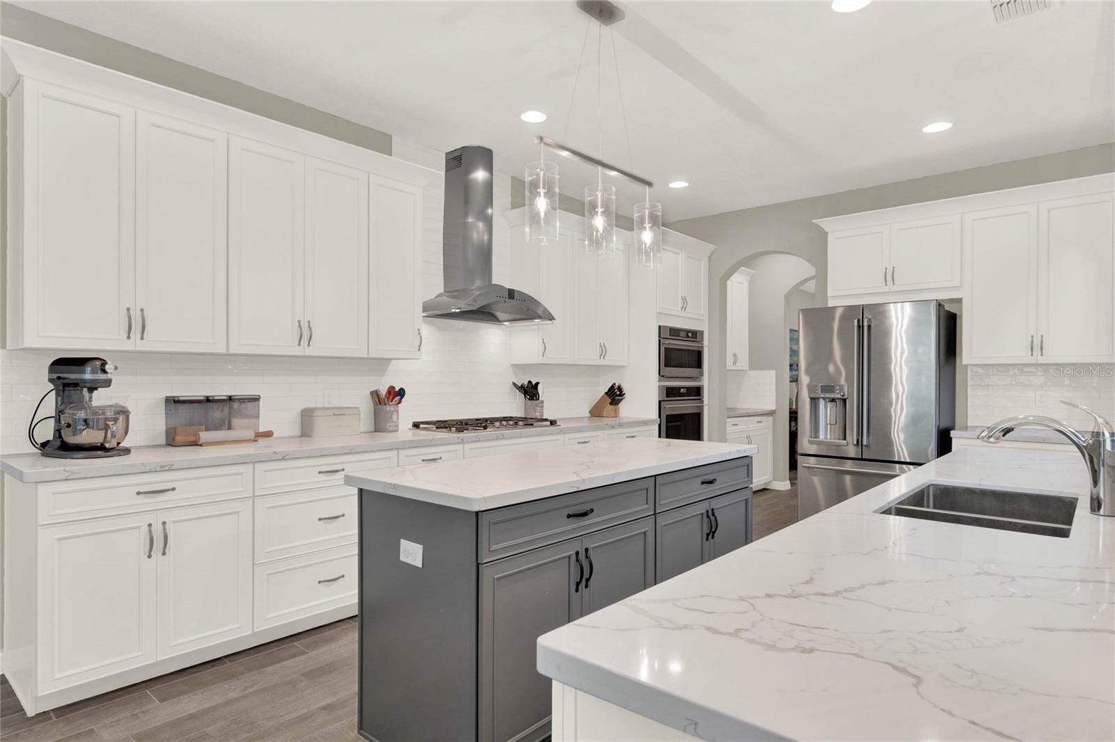 14204 COLONIAL POINTE DR