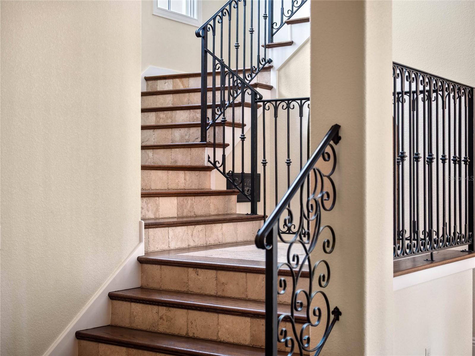 1526 BLUEWATER RUN