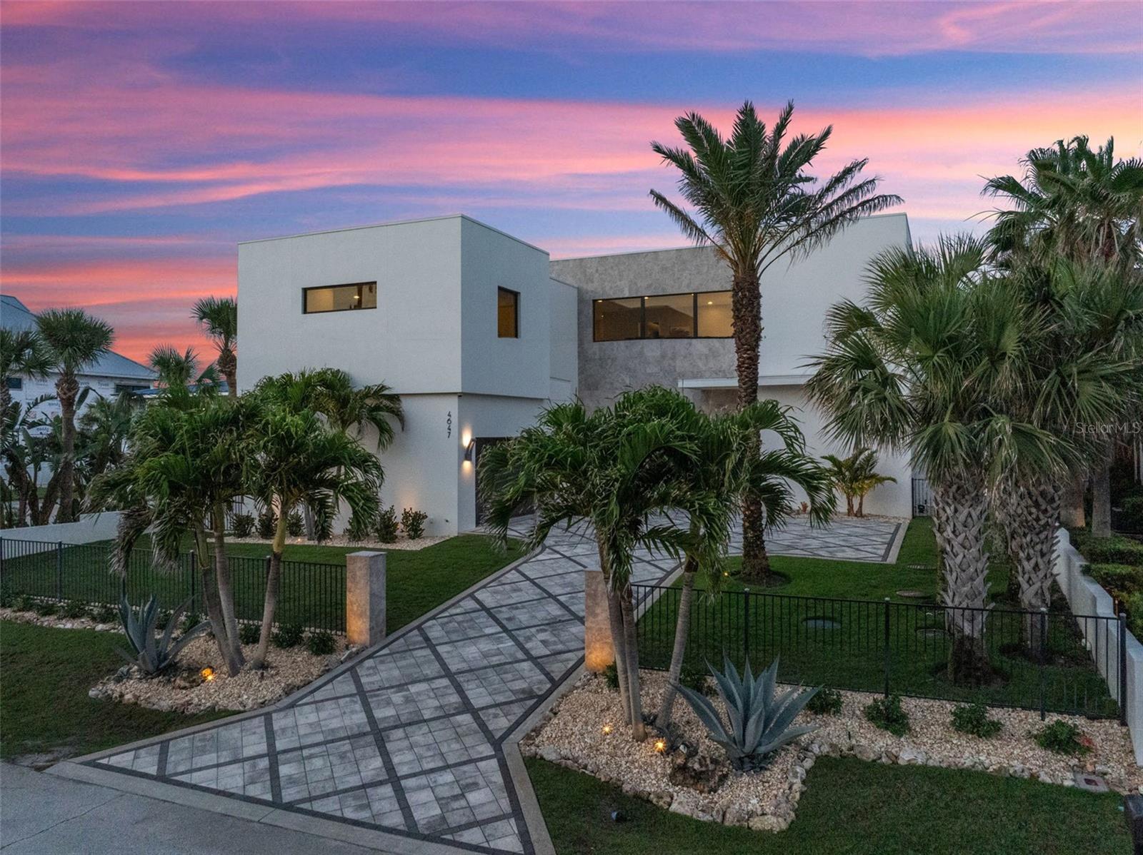 4647 VAN KLEECK DR