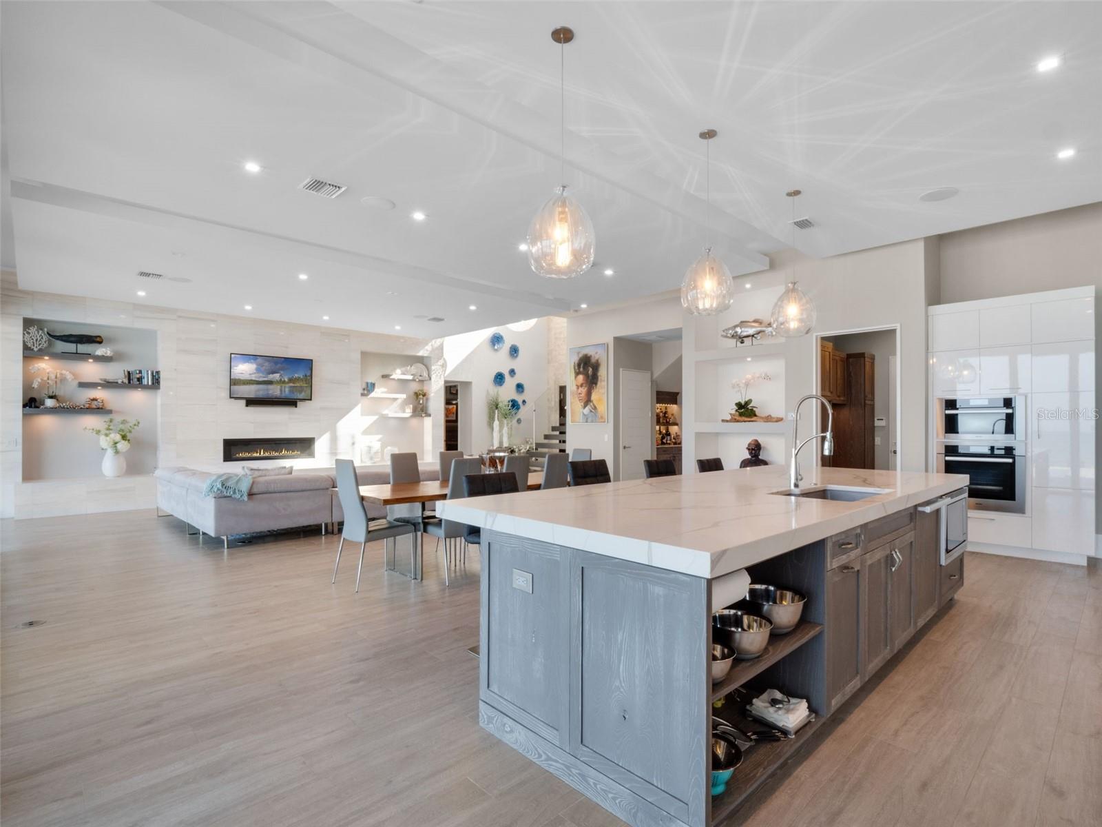 4647 VAN KLEECK DR