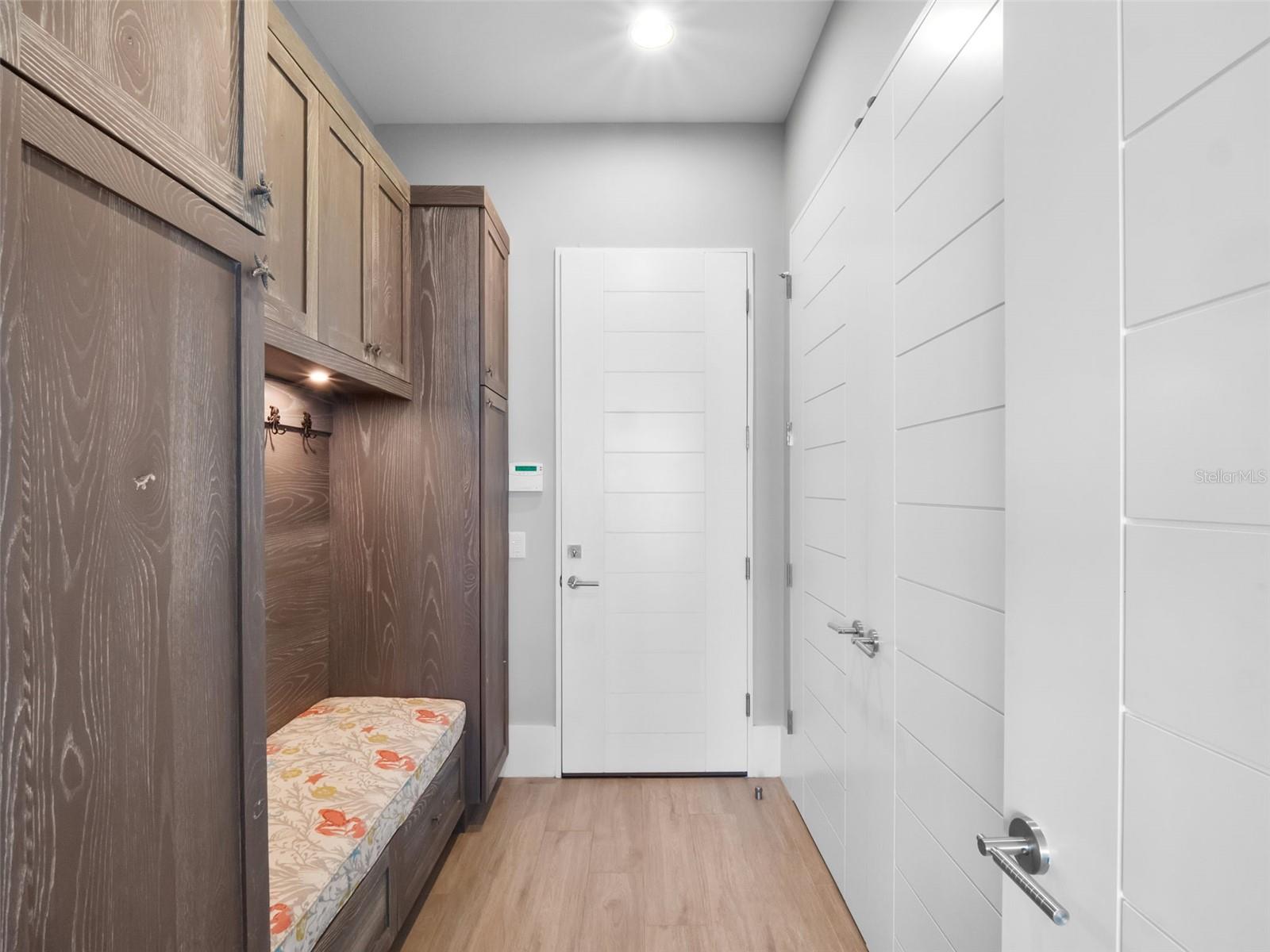 4647 VAN KLEECK DR
