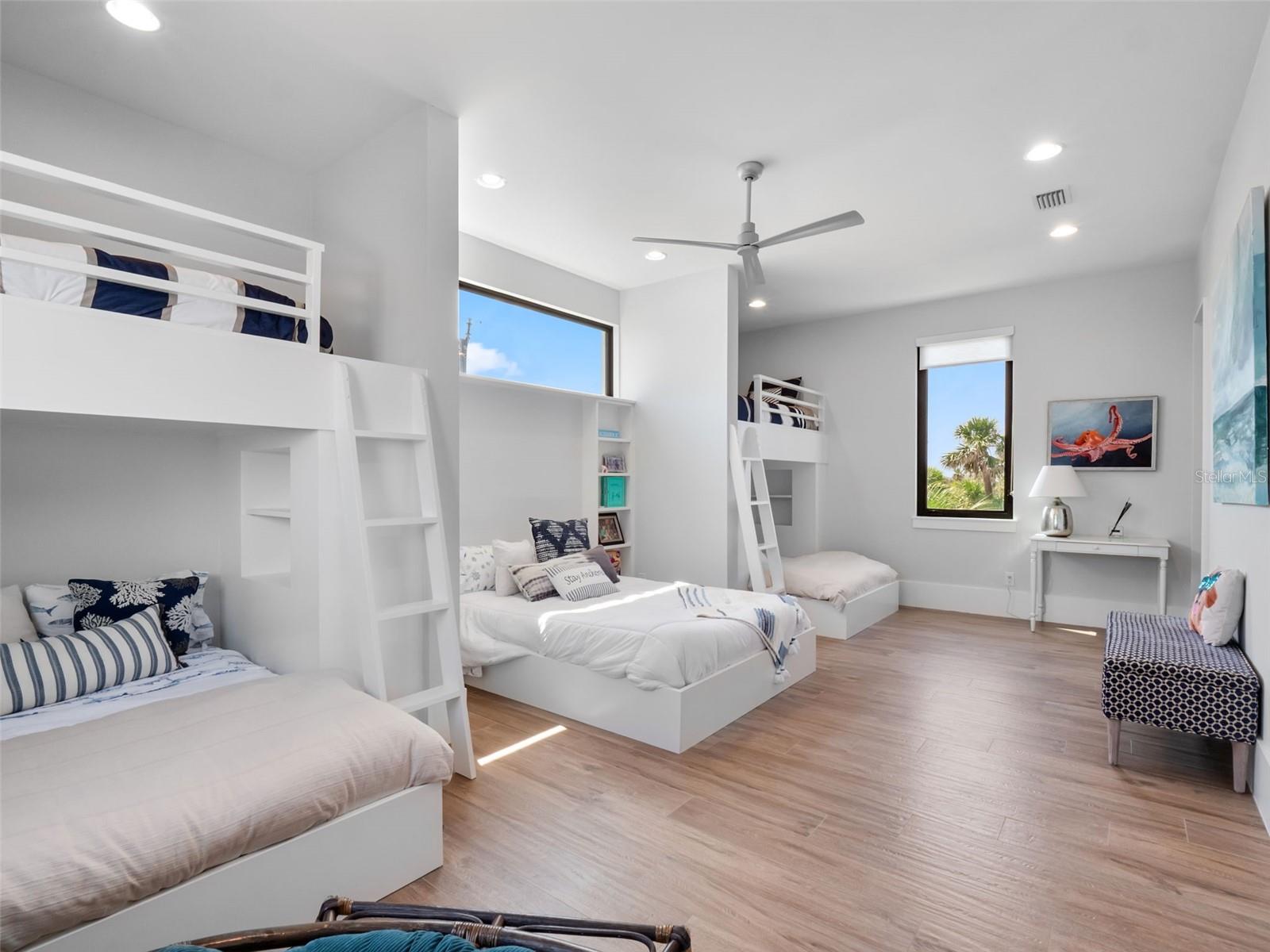 4647 VAN KLEECK DR