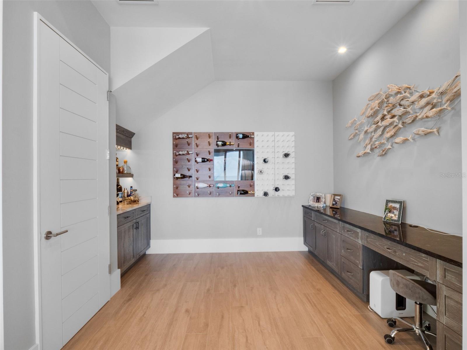 4647 VAN KLEECK DR