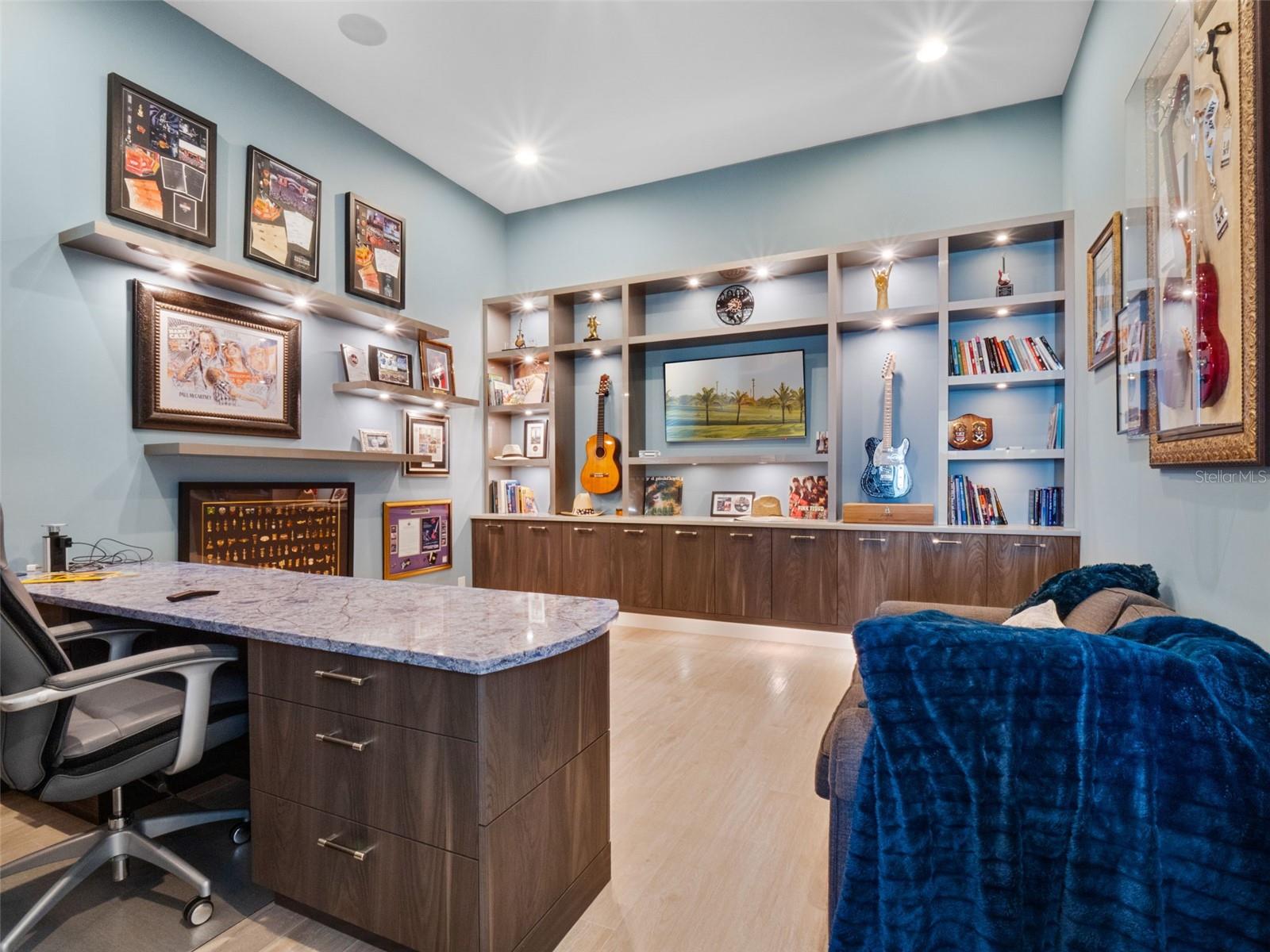 4647 VAN KLEECK DR