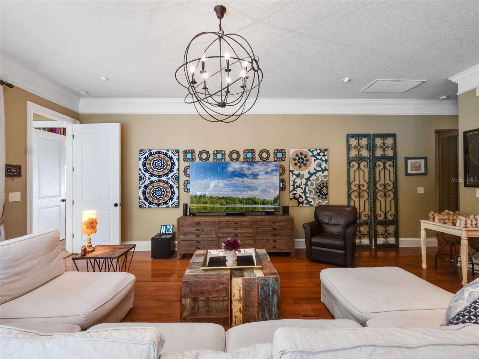 2750 LEE SHORE LOOP