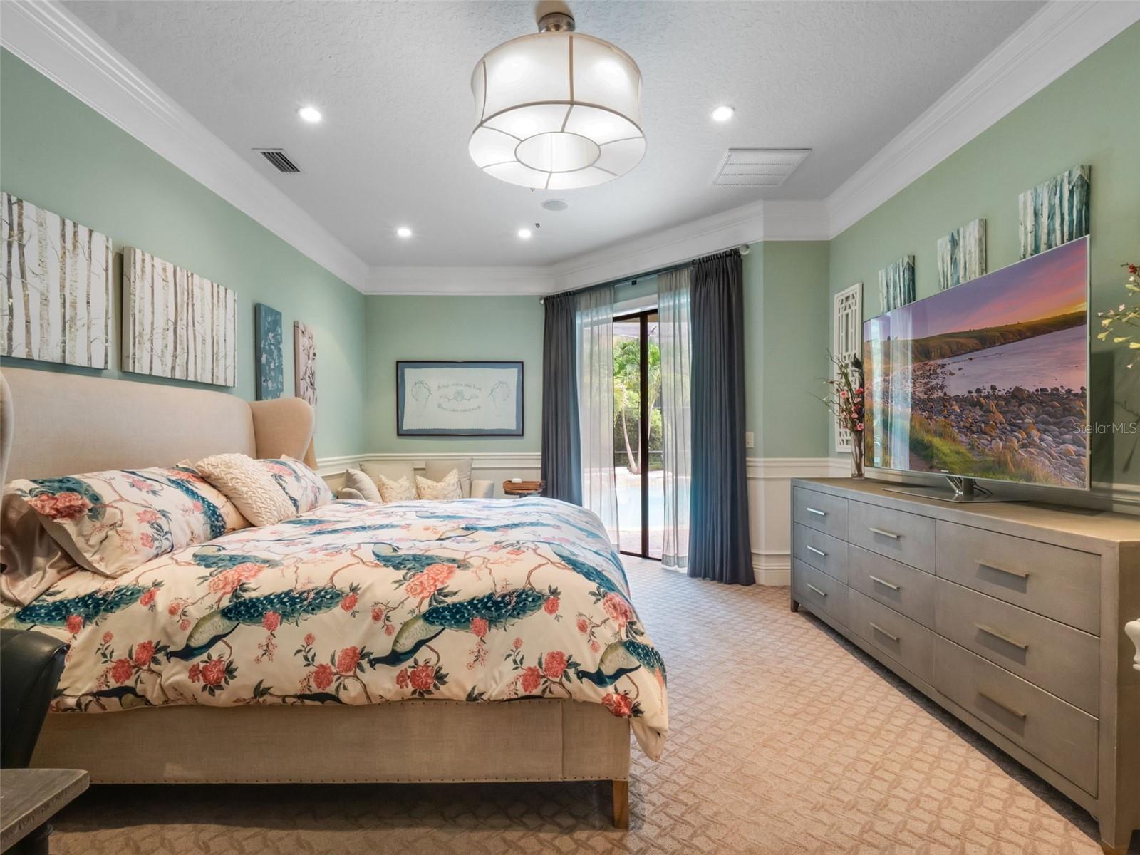 2750 LEE SHORE LOOP