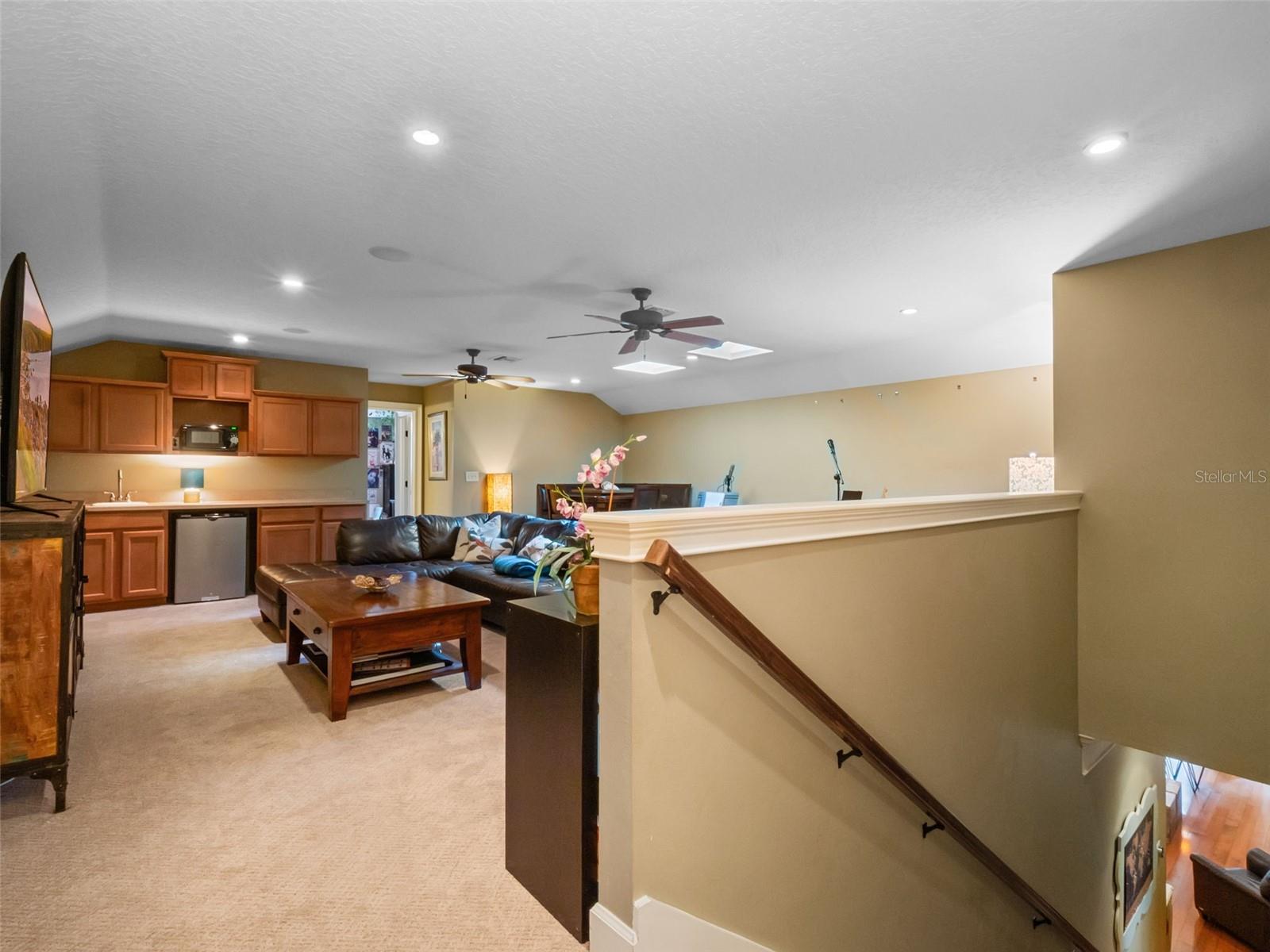 2750 LEE SHORE LOOP