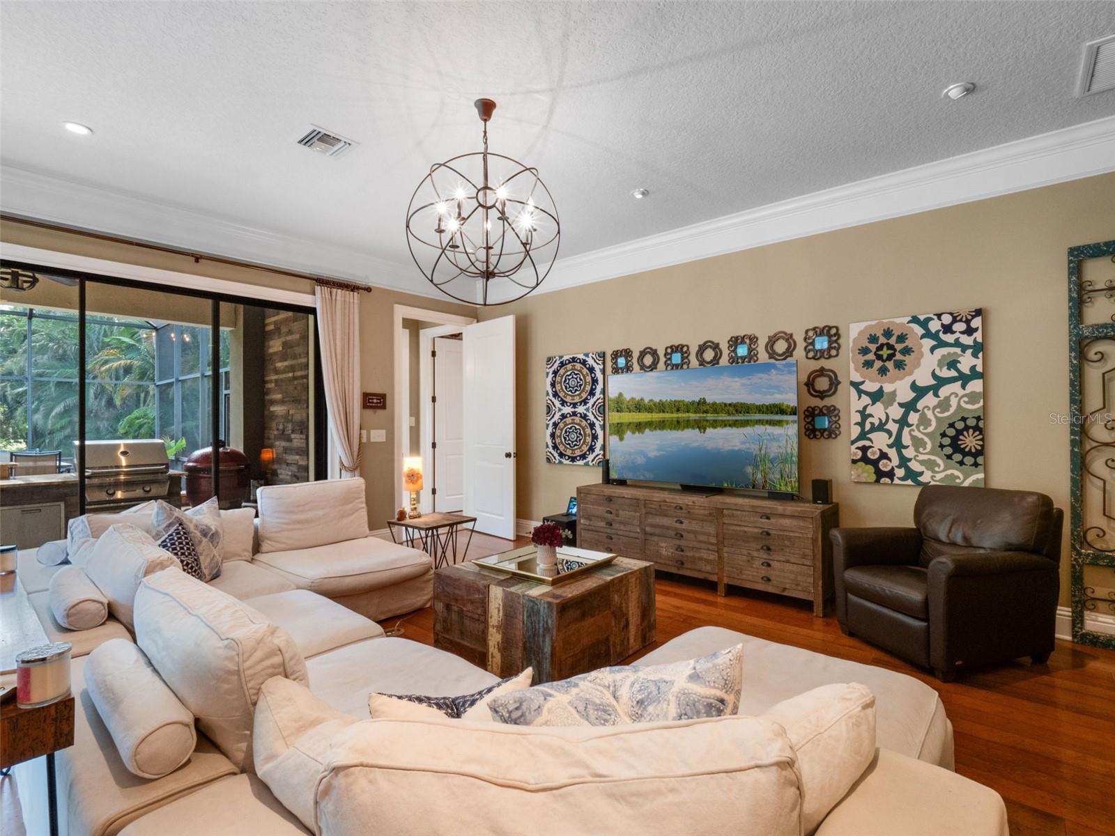 2750 LEE SHORE LOOP