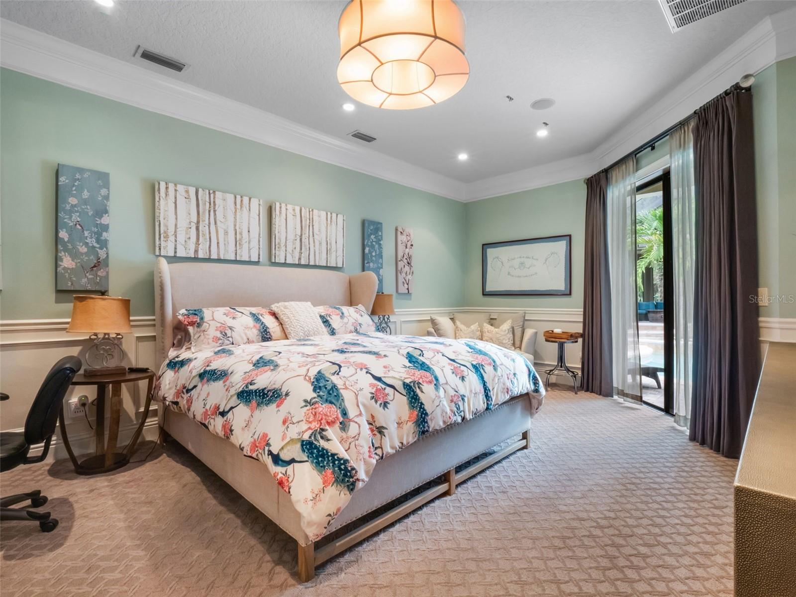 2750 LEE SHORE LOOP