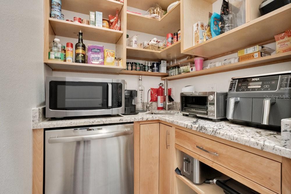 8364 VIA VITTORIA WAY