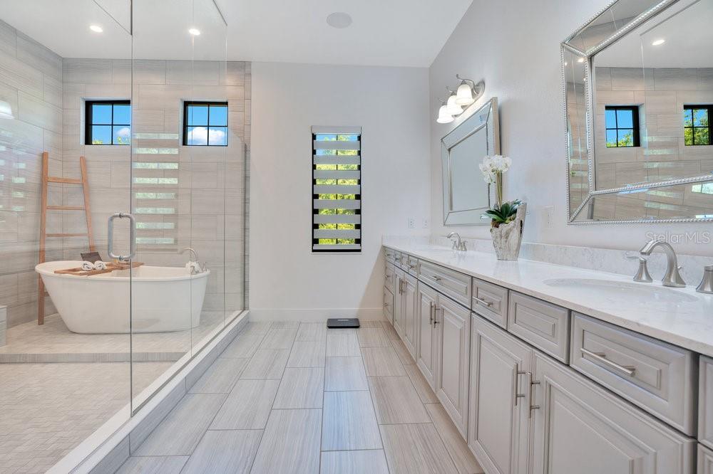 8364 VIA VITTORIA WAY