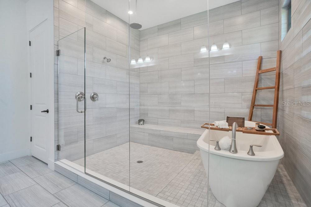 8364 VIA VITTORIA WAY