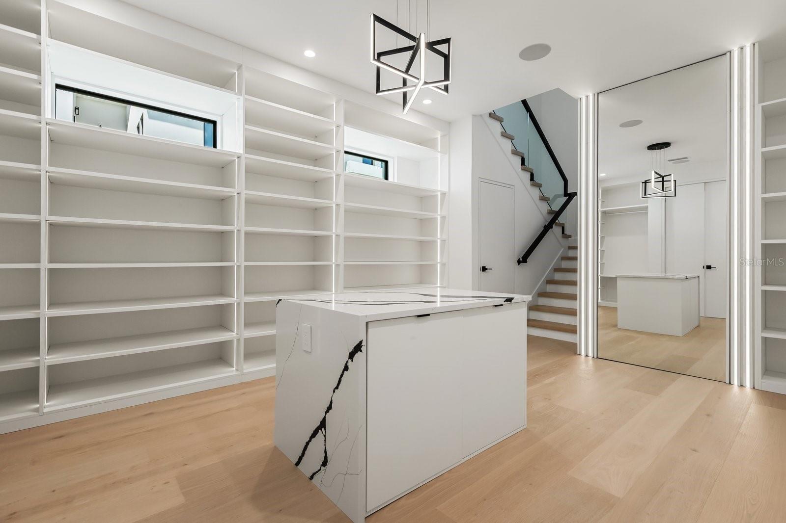 1003 DOWN RESERVE CT