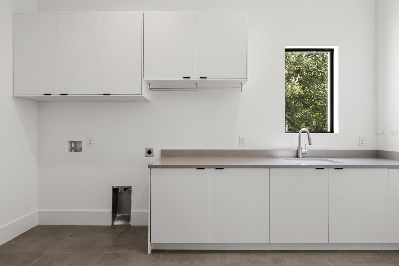 1003 DOWN RESERVE CT