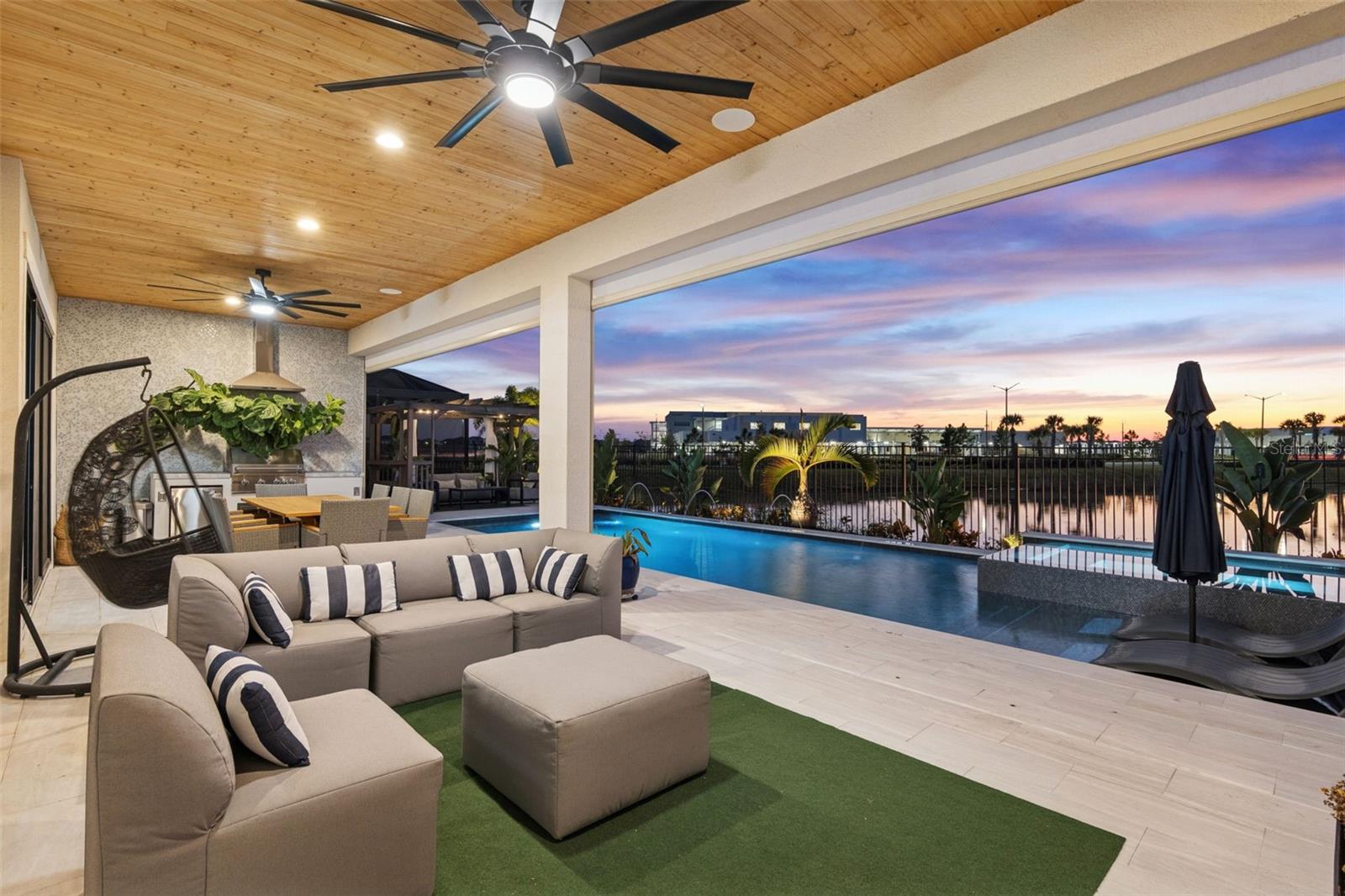 9652 ENGLISH LAUREL CT