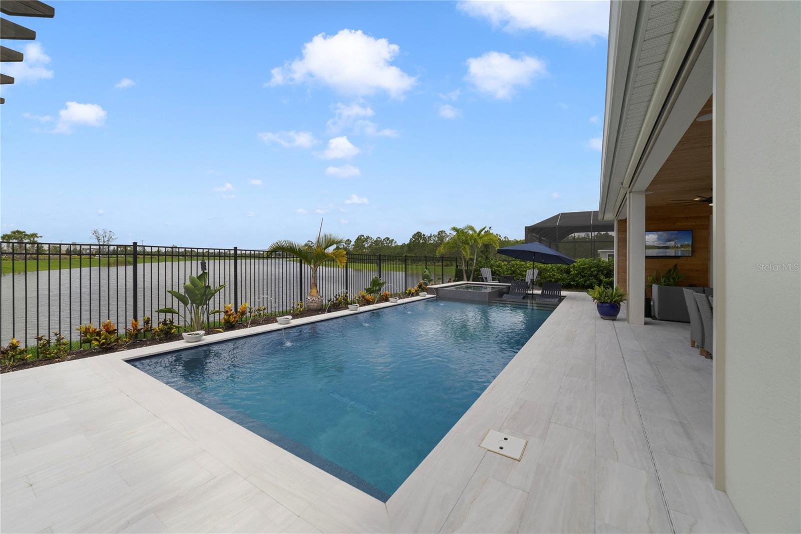 9652 ENGLISH LAUREL CT