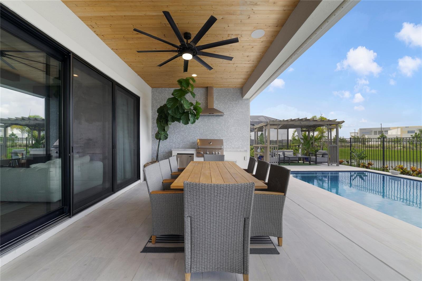 9652 ENGLISH LAUREL CT