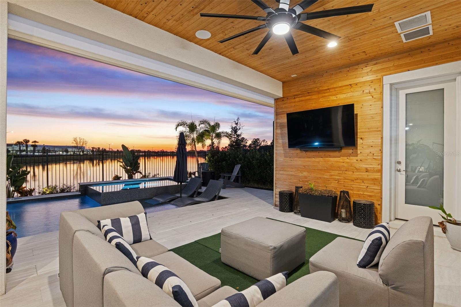 9652 ENGLISH LAUREL CT