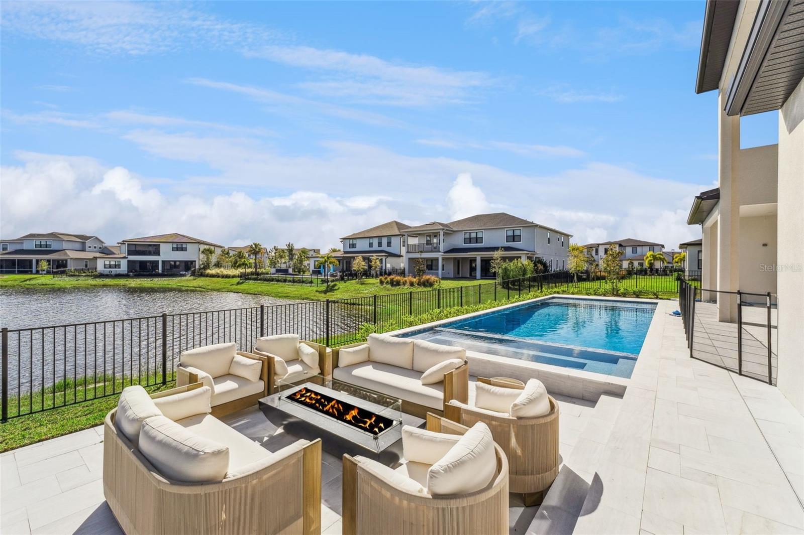 9720 LAUREL BERRY DR