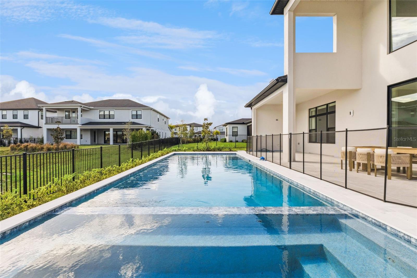 9720 LAUREL BERRY DR