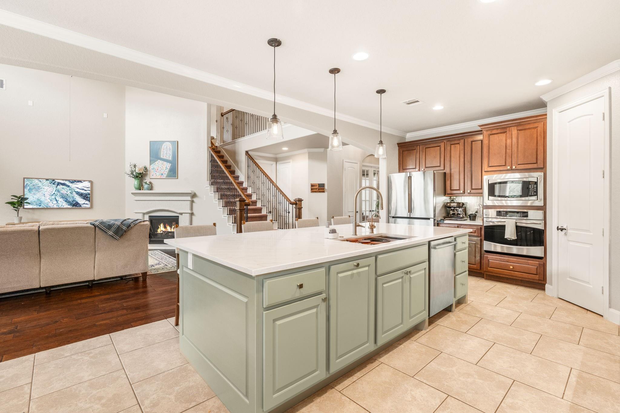 10 Black Spruce Court