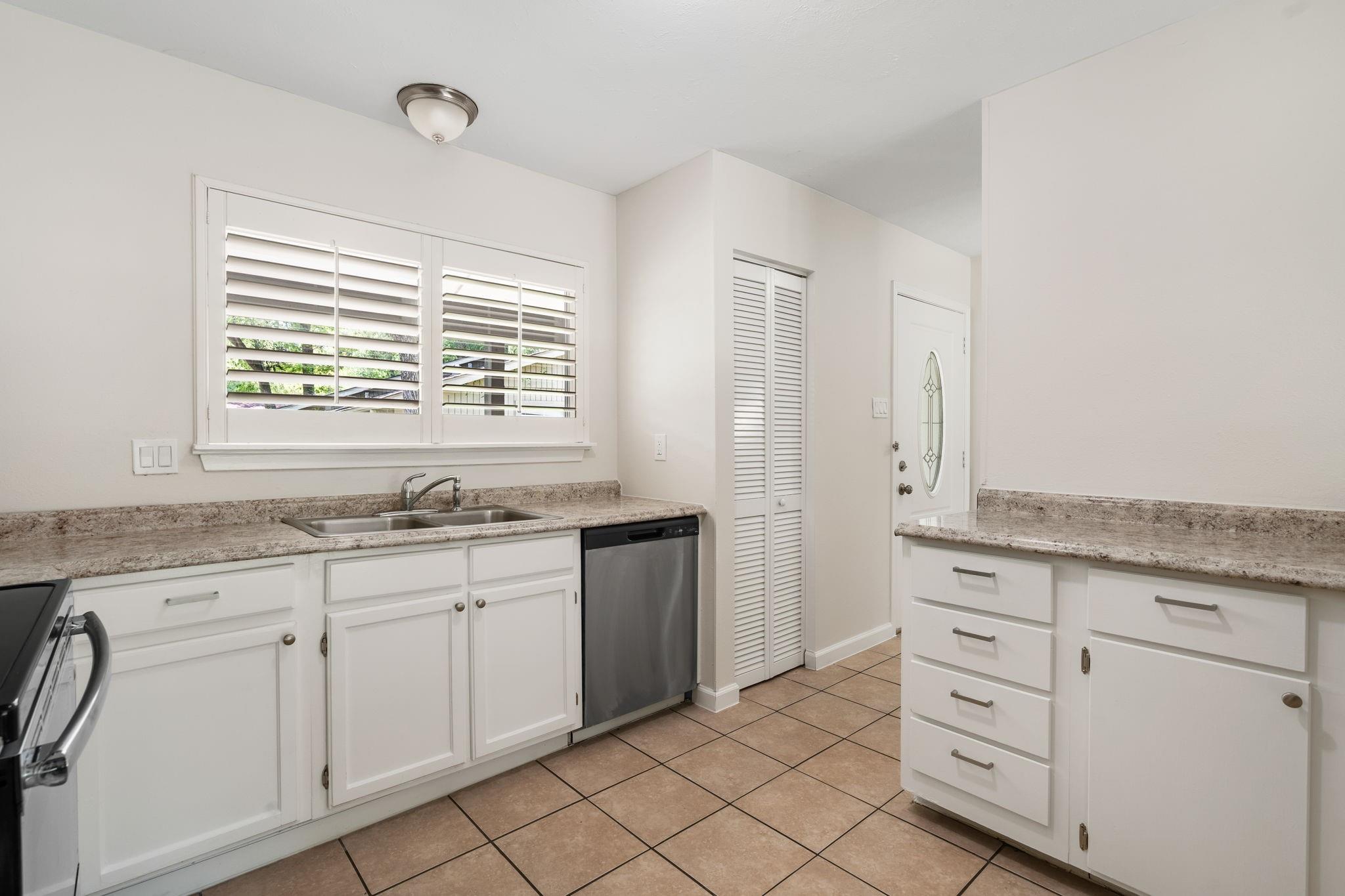 1908 N Red Cedar Circle