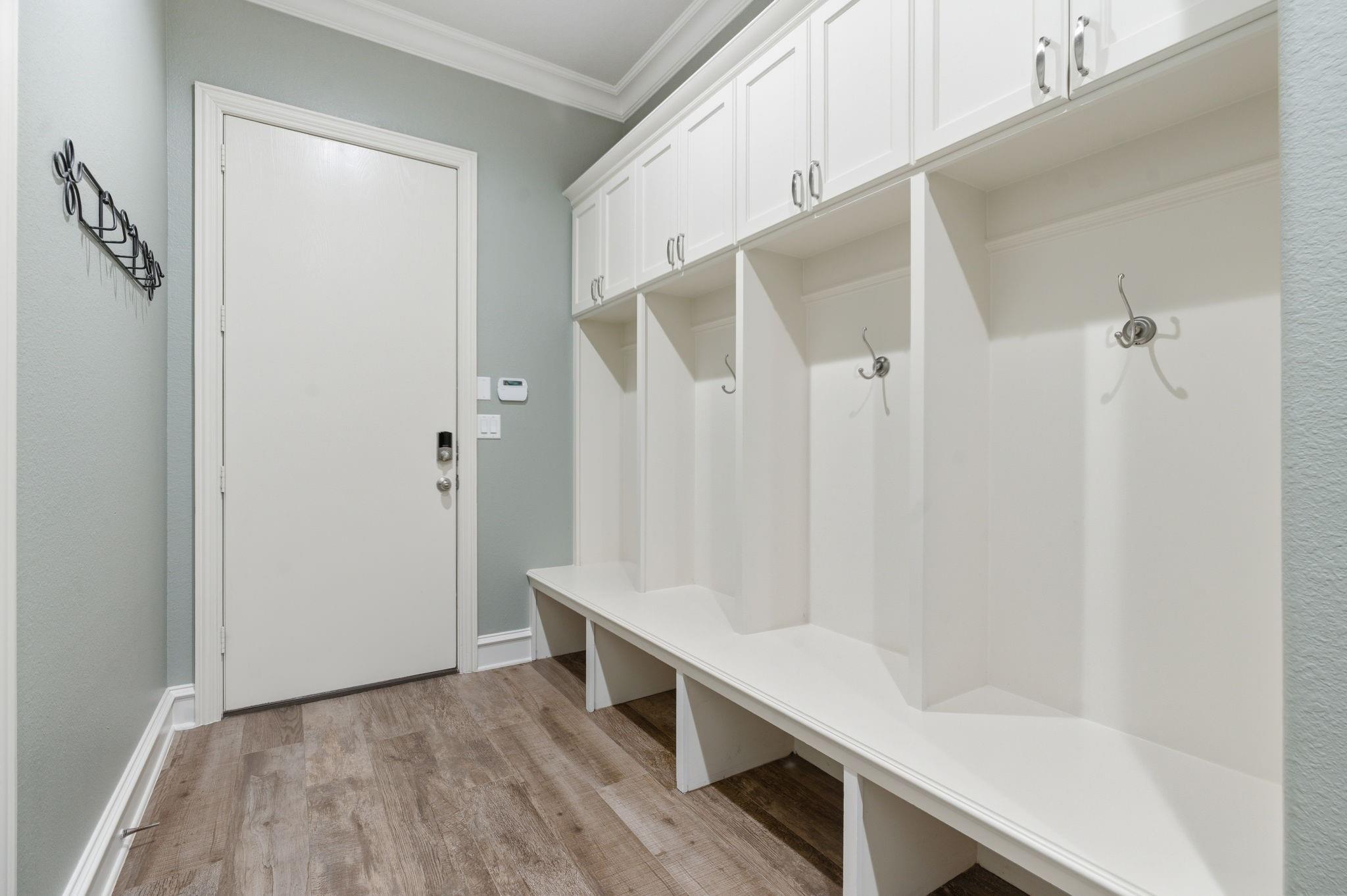 27614 Little Fox Crest