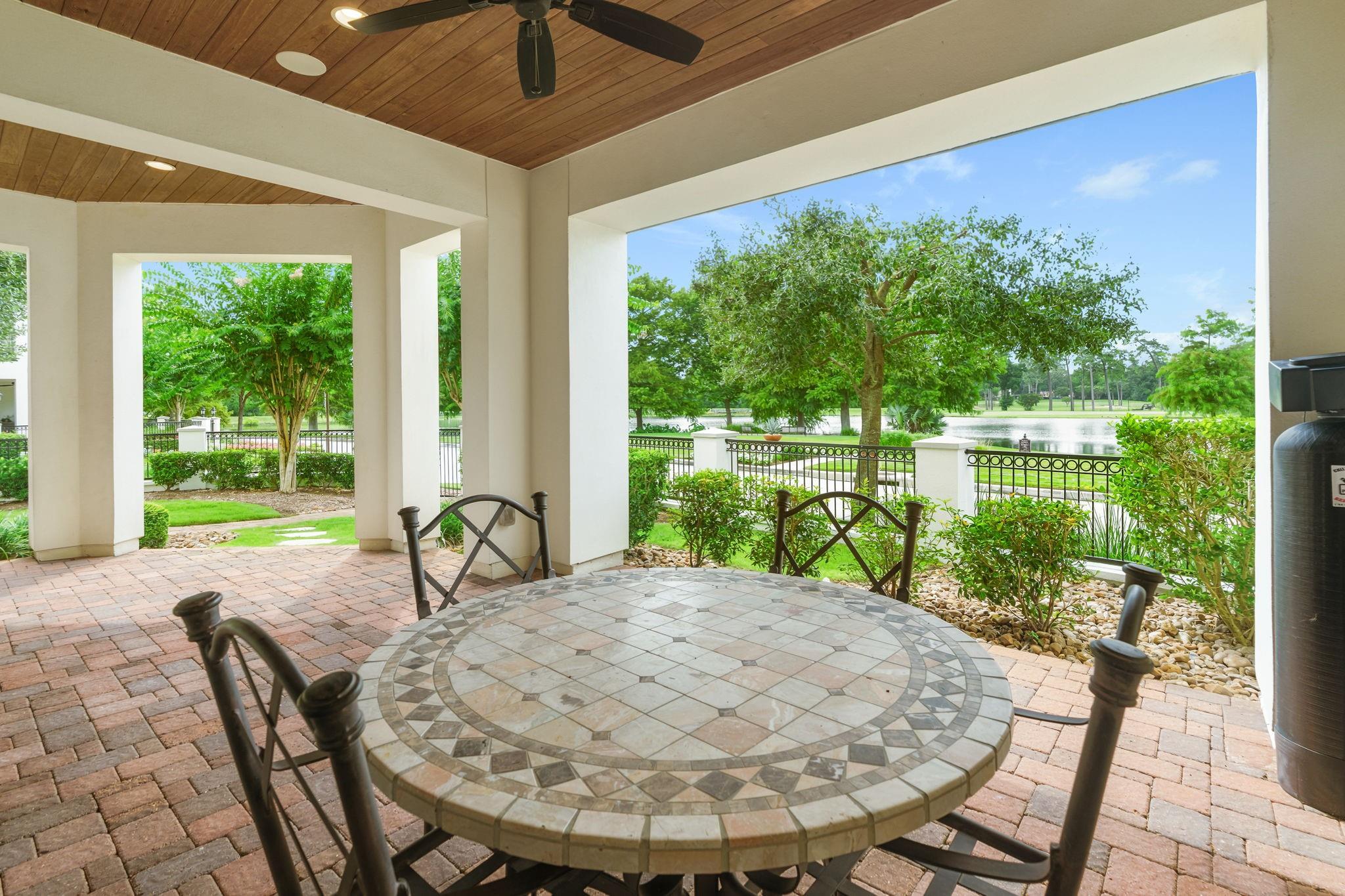 75 Lakeside Cove