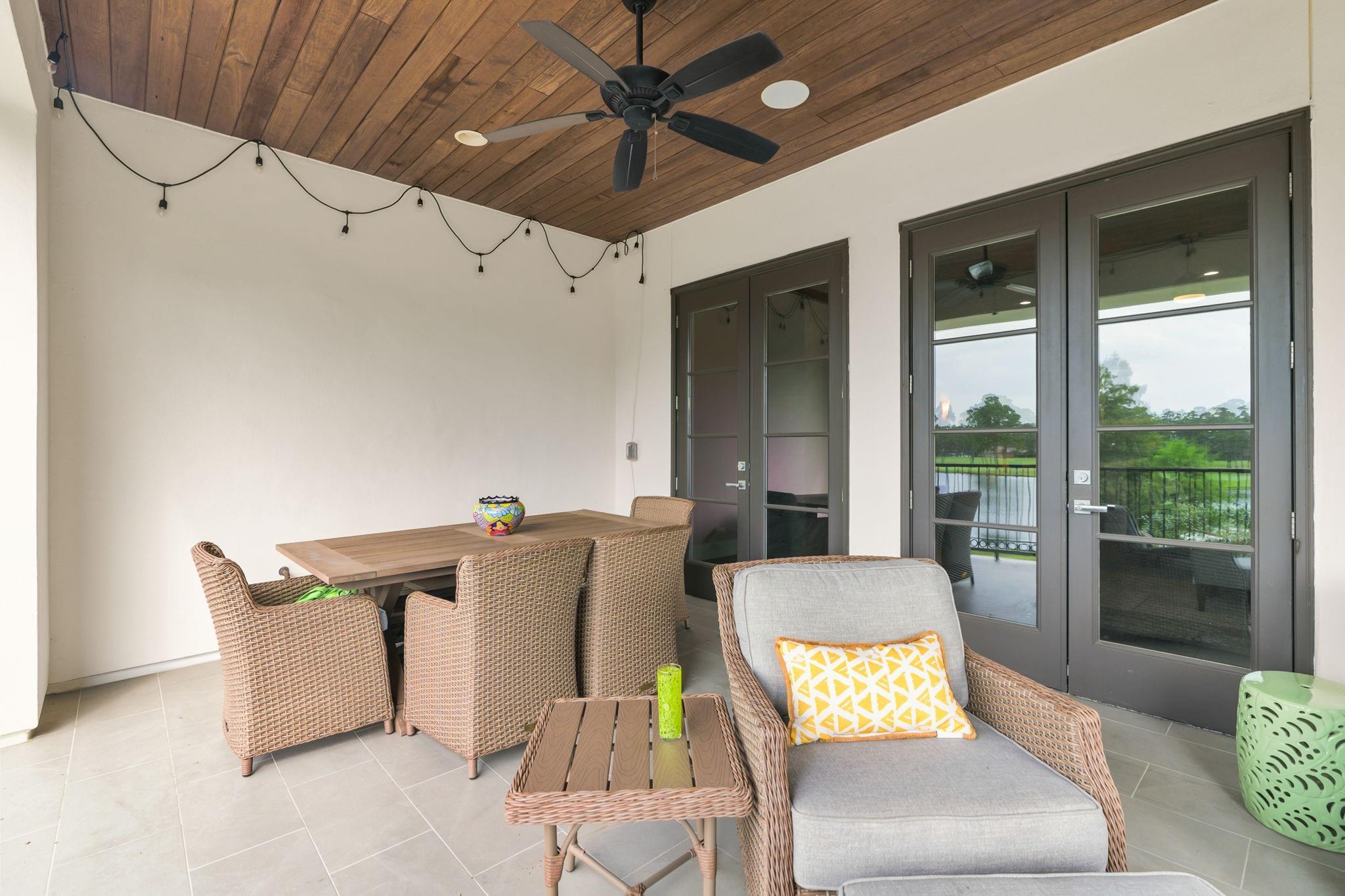 75 Lakeside Cove