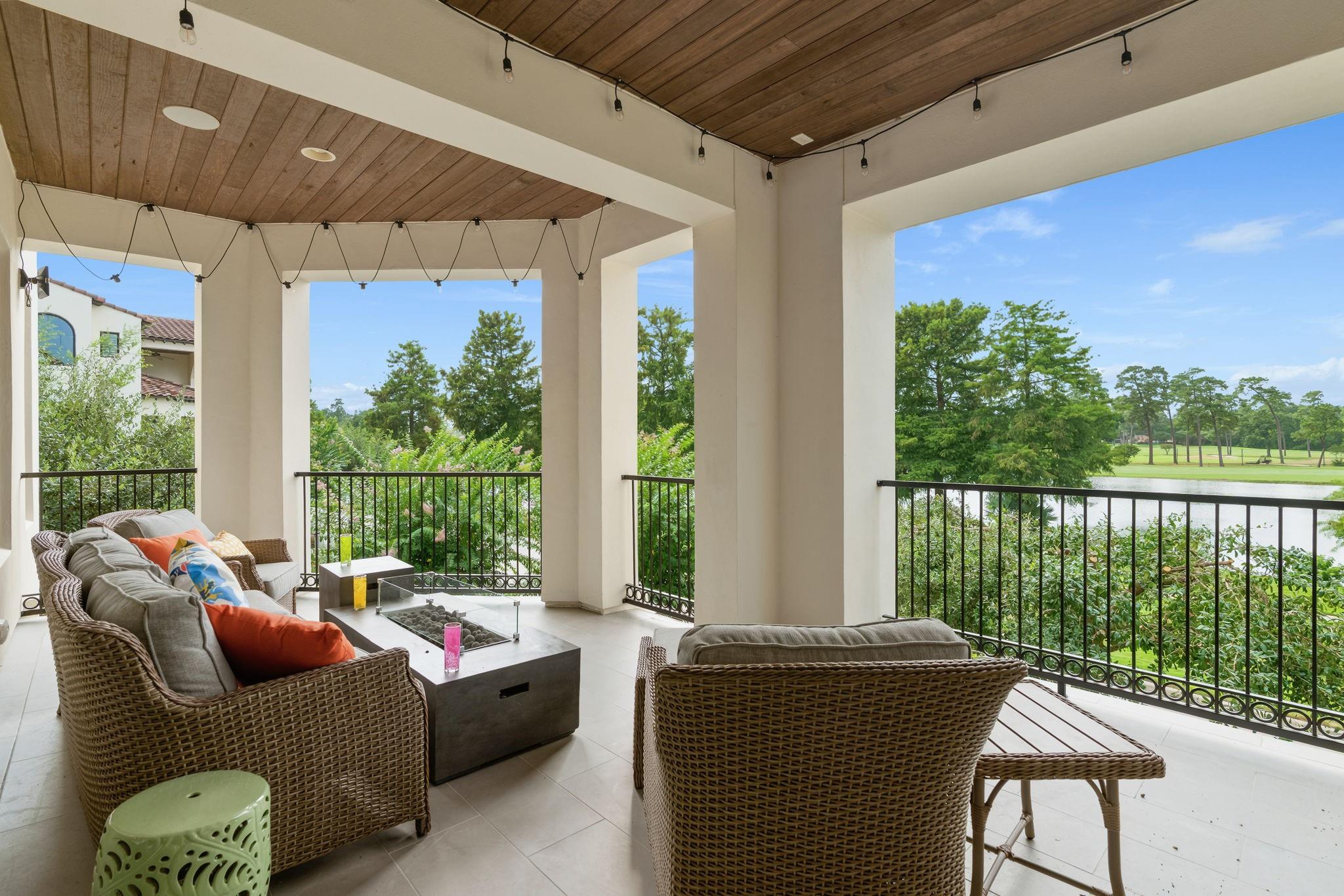 75 Lakeside Cove