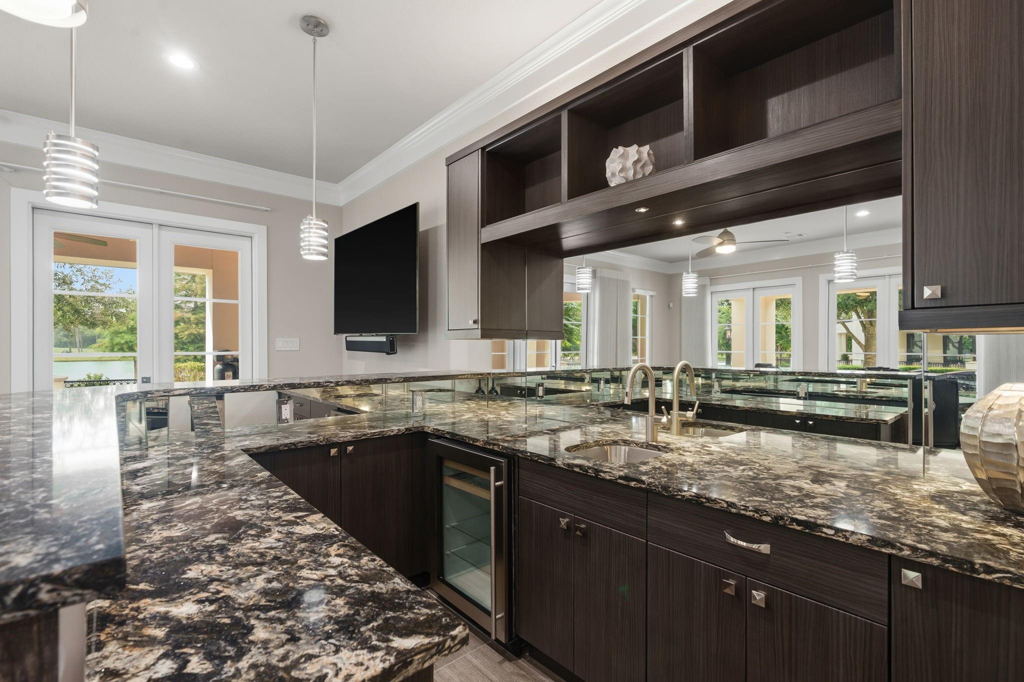 75 Lakeside Cove