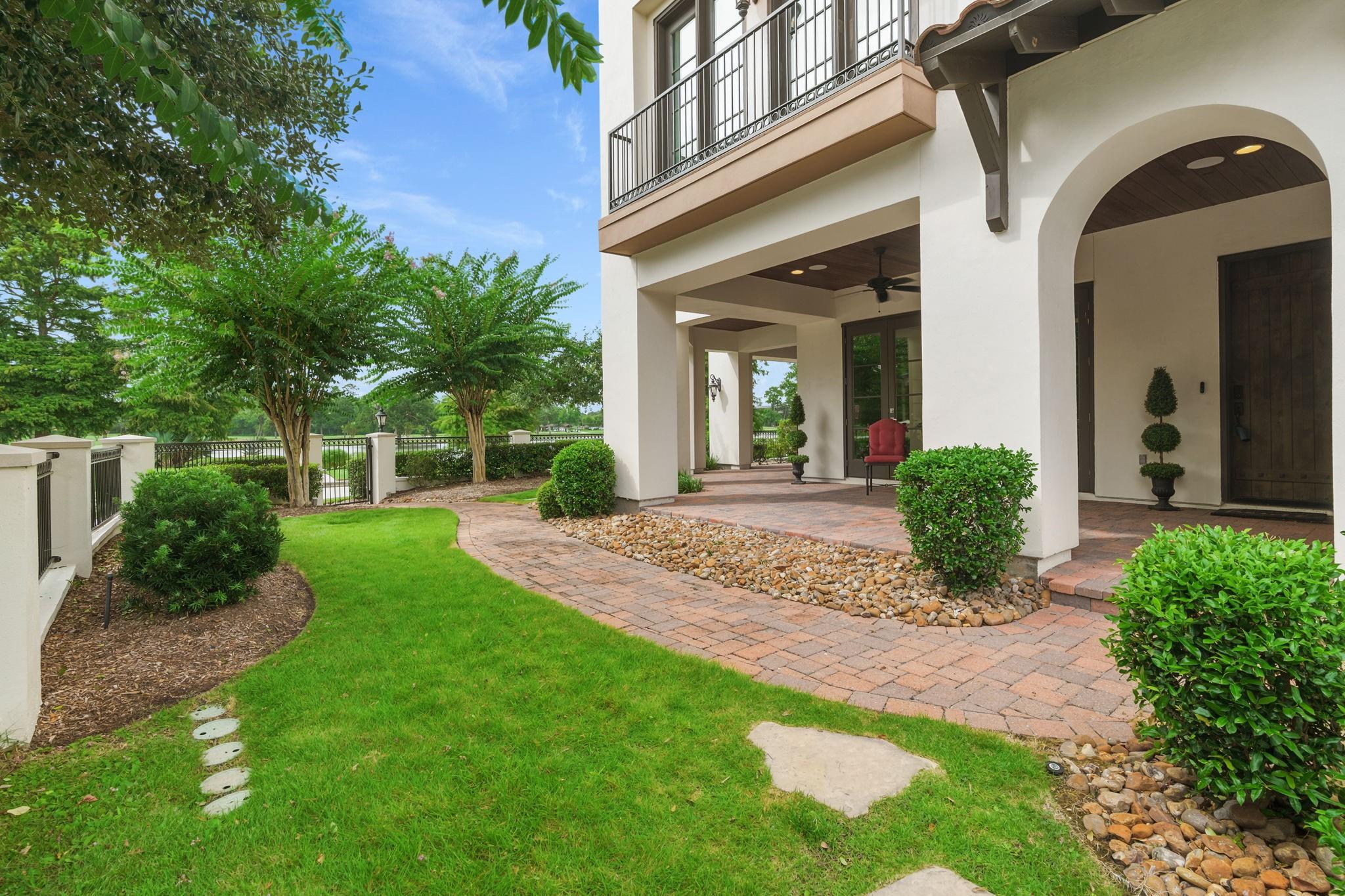 75 Lakeside Cove