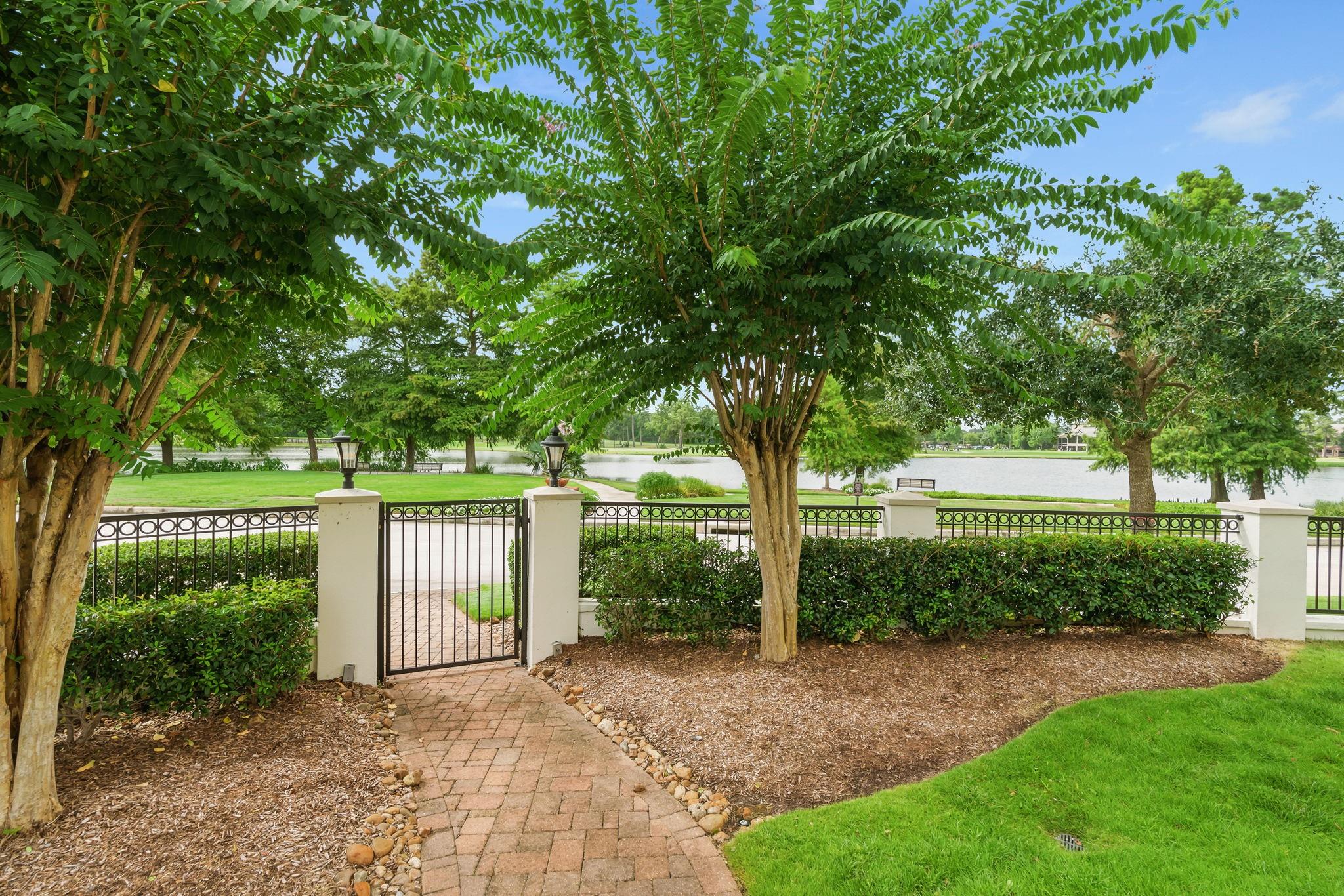 75 Lakeside Cove