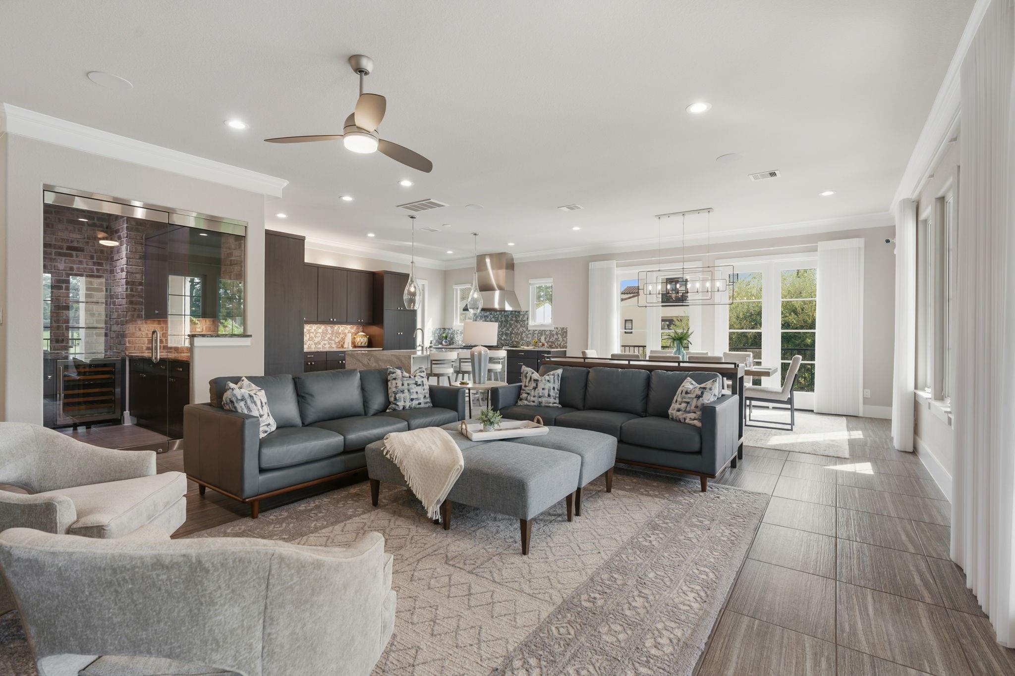 75 Lakeside Cove