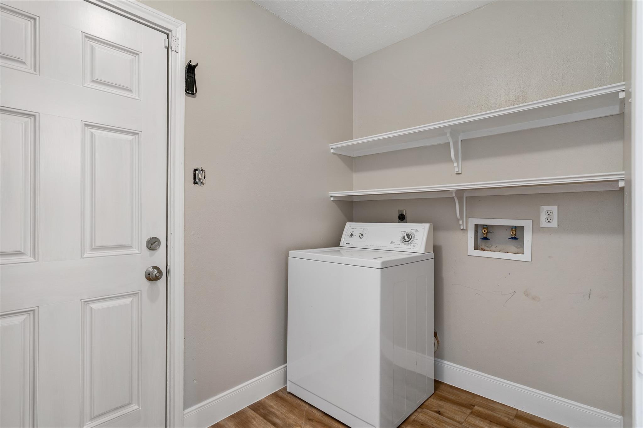 25519 Many Oak Drive