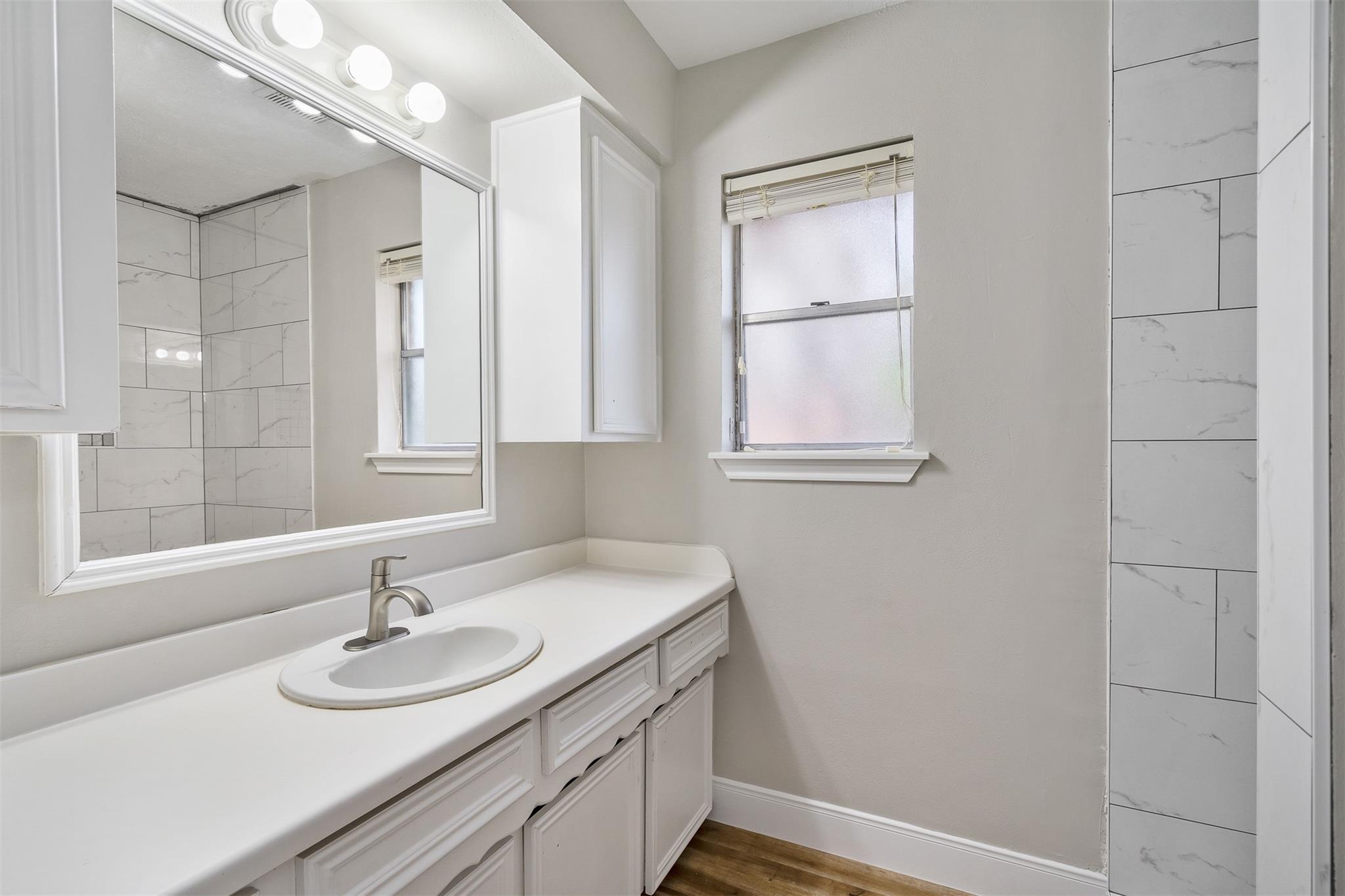 25519 Many Oak Drive