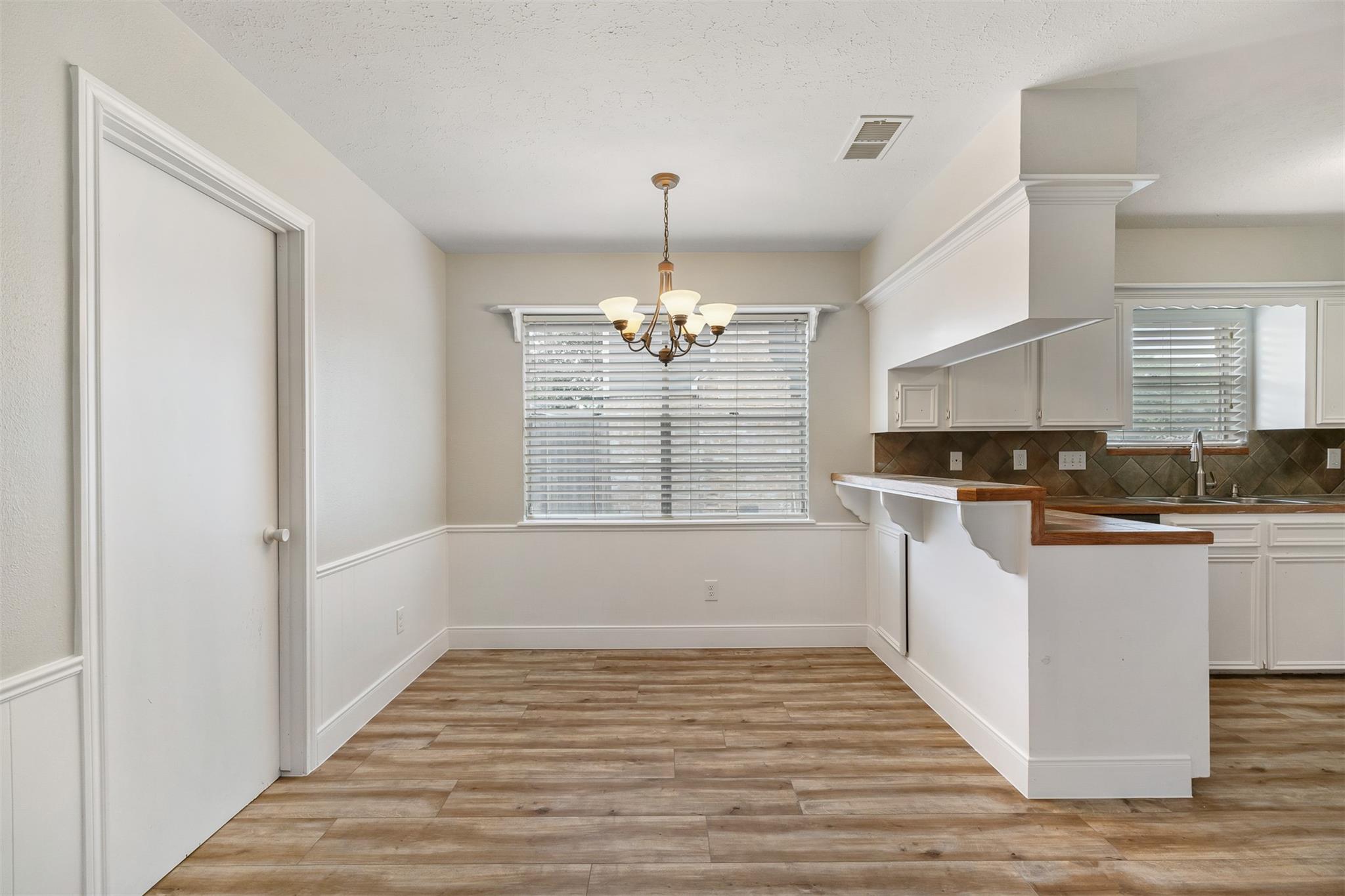 25519 Many Oak Drive