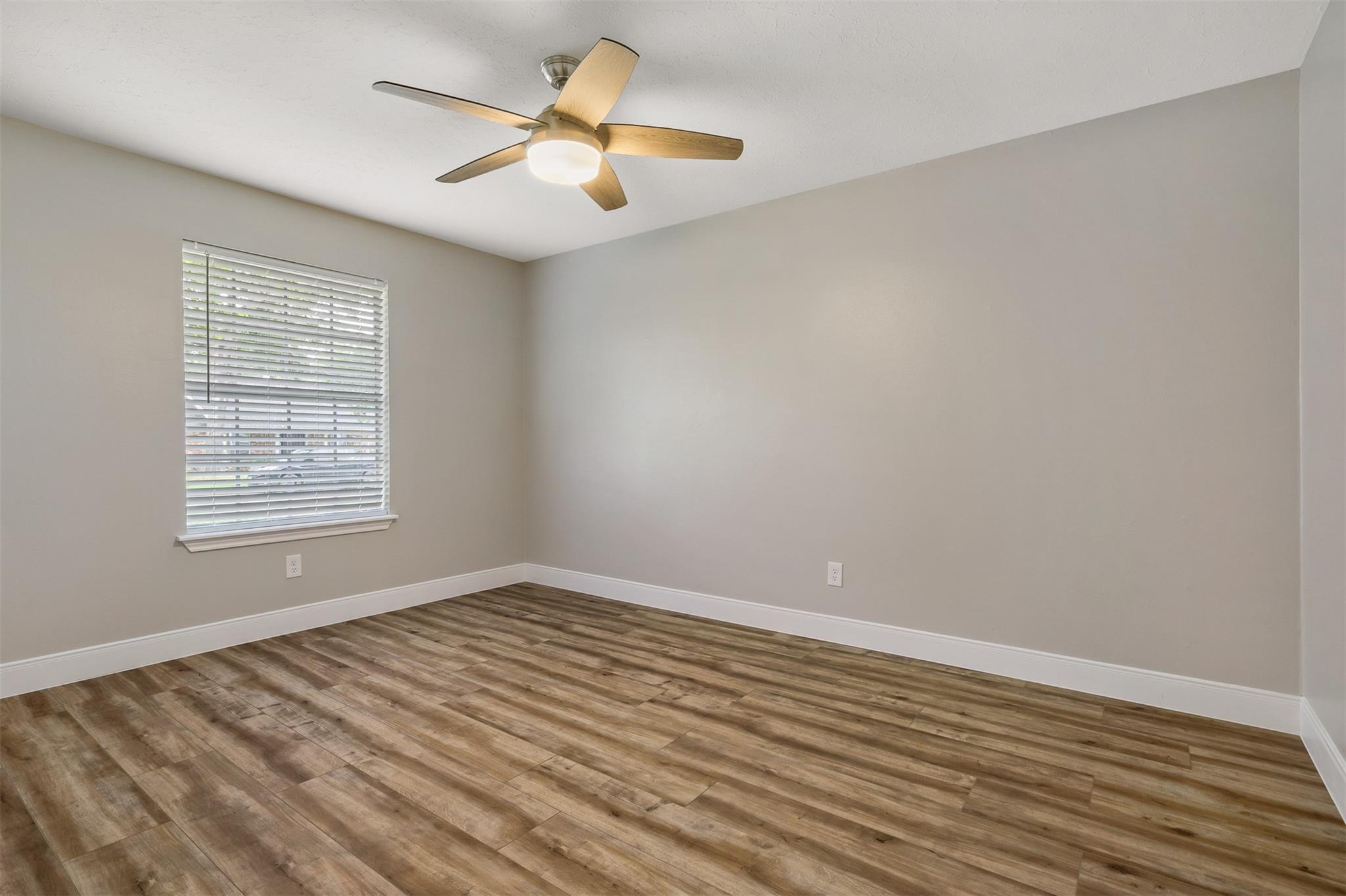 25519 Many Oak Drive