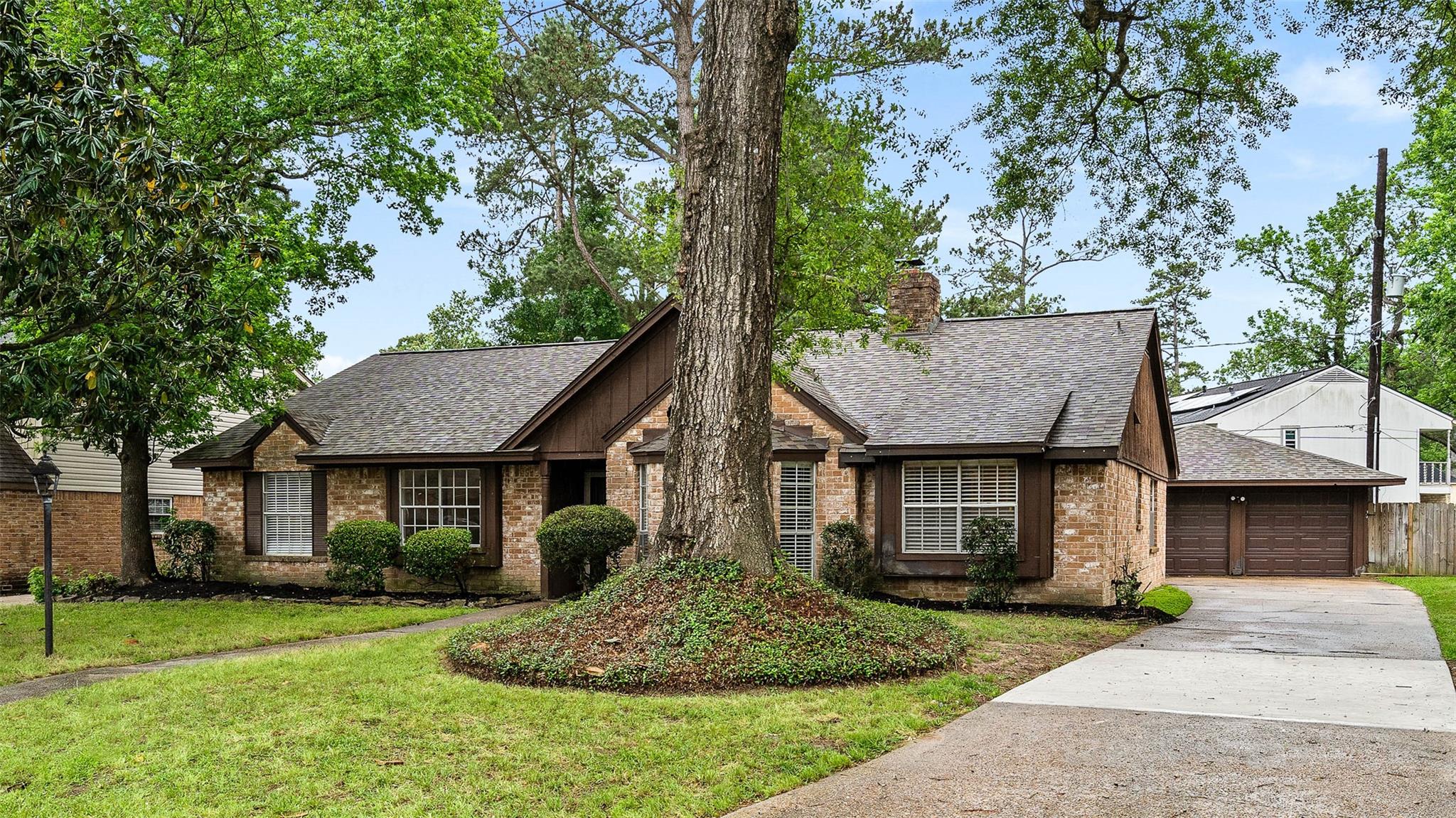 25519 Many Oak Drive