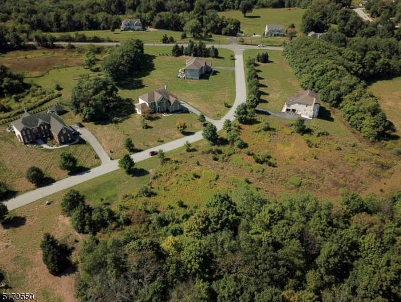 10 Flagstone Hill Rd