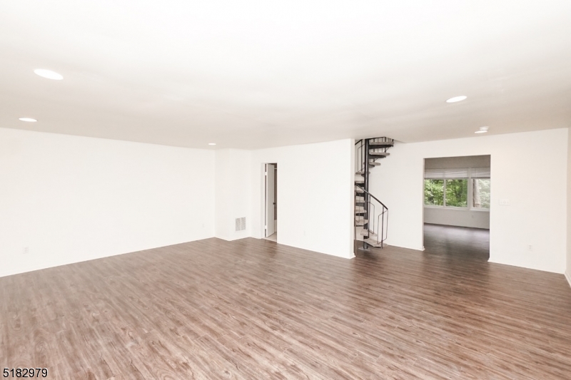 20 Augusta Dr Unit 1
